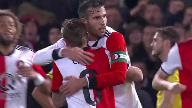 老鹰客战雄鹿！特伦斯-曼恩末节领到个人第二T被驱逐出场.